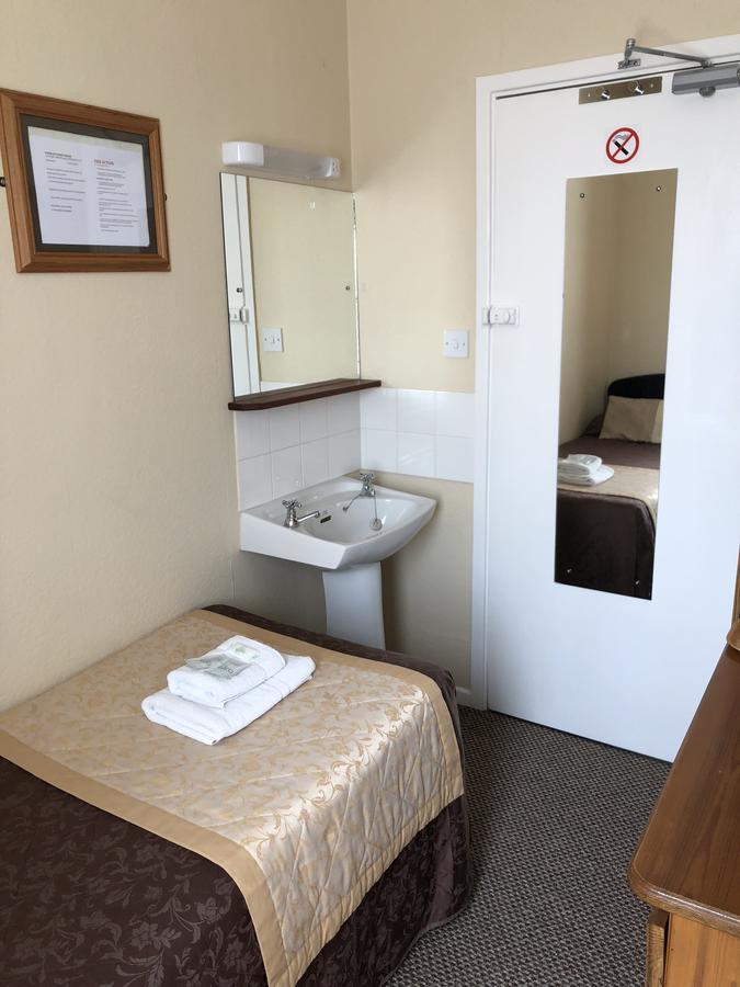 Fairways Guest house *